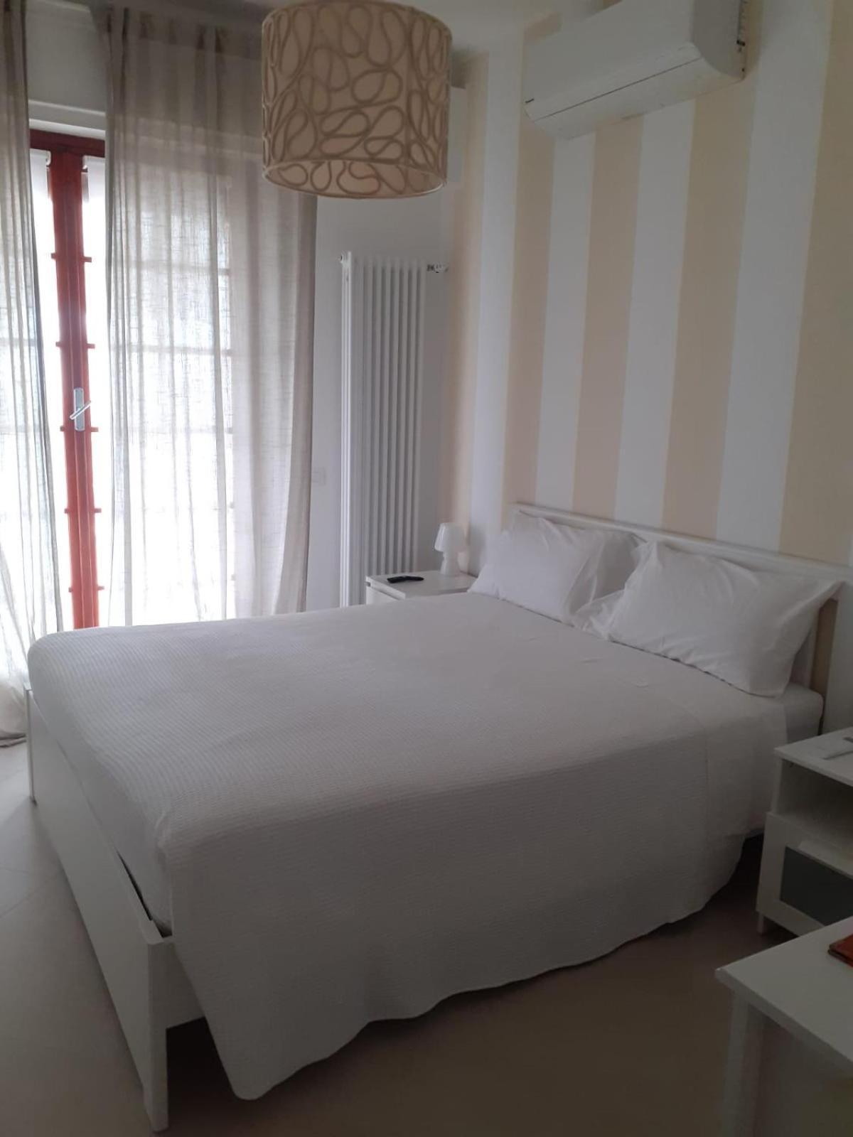 Bressa De Ma Affittacamere, Room & Breakfast 皮特拉利古 客房 照片